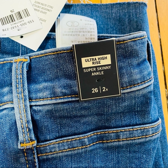 ABERCROMBIE HIGH RISE ANKLE JEANS - Picture 6 of 7
